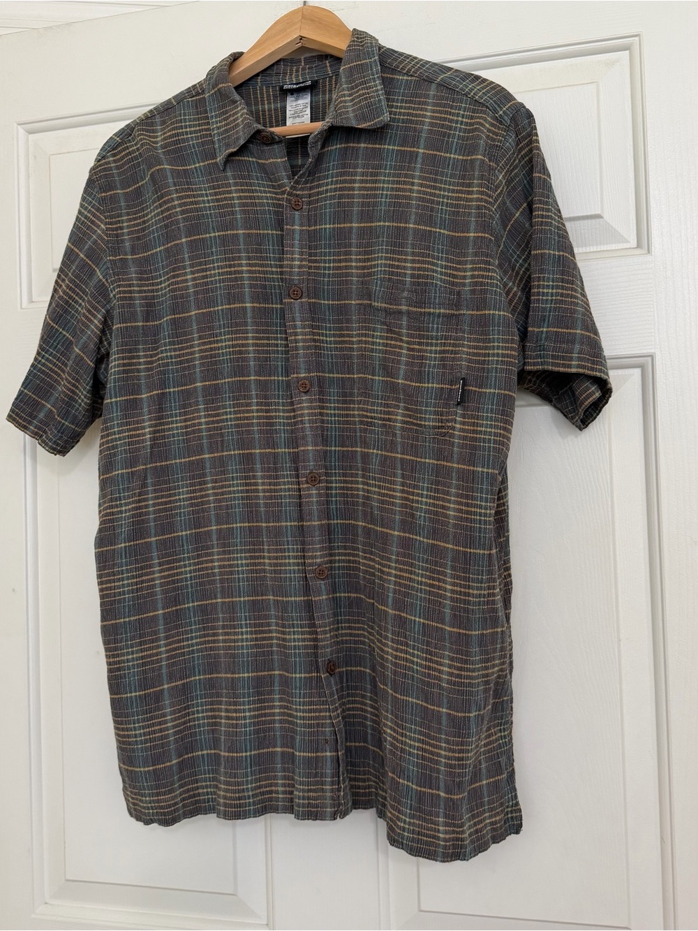 Patagonia Men’s Plaid Crepe Short Sleeve Button Down Shirt Short Sleeve Size XL